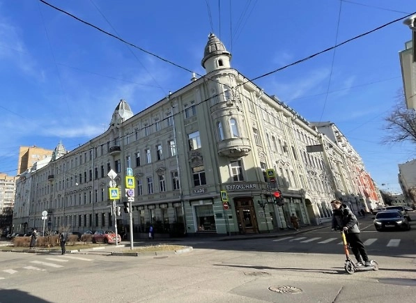 Лариса Долина: скандал с рекламой и квартирой