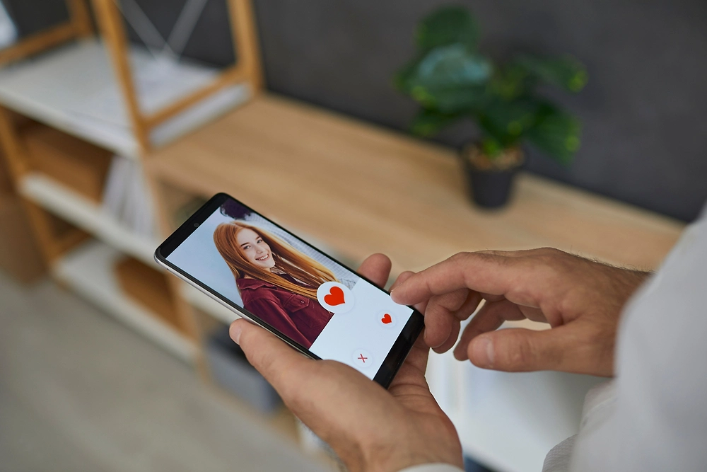 Количество женщин в приложениях для знакомств сократилось на 20%