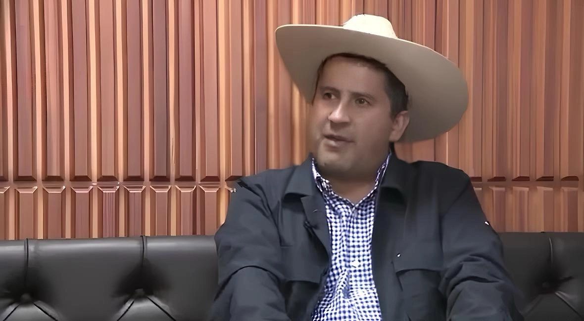 Карлос Мансо. Обложка © Х / MexicoLibre