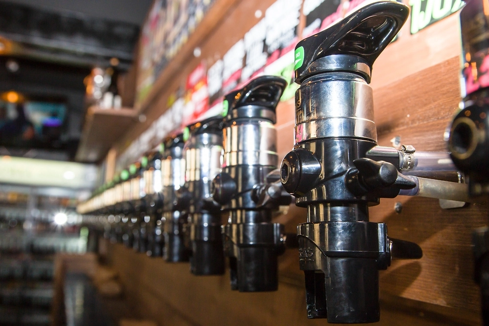 Обложка © Shutterstock / FOTODOM / laowaika