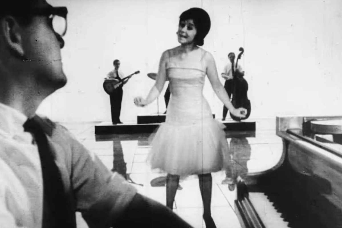 И тем не менее дети до сих пор поют «Пусть всегда будет солнце», бедняги вспоминают «Чёрного кота», а на «Ай-люли» даже сняли второй клип. Фото © Youtube / Хроники Шуберта