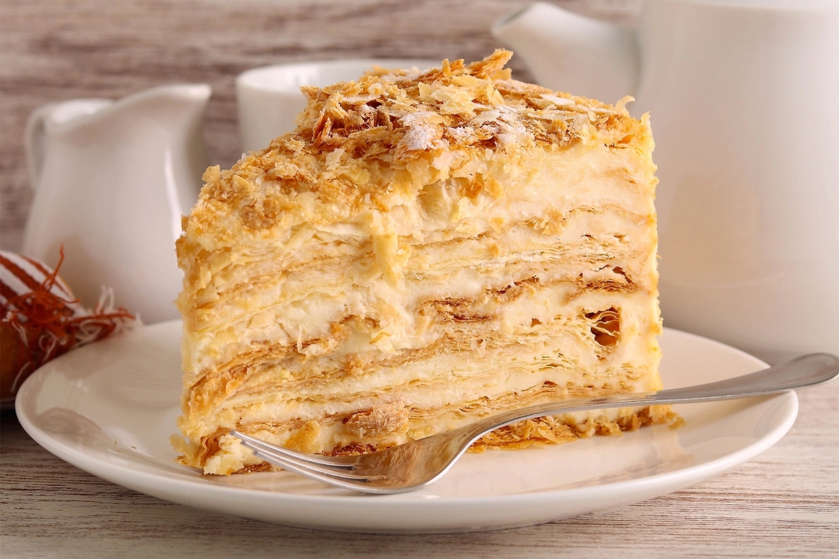 Идеальный наполеон: хрустящие коржи, нежный крем. Фото © Shutterstock / FOTODOM / MShev