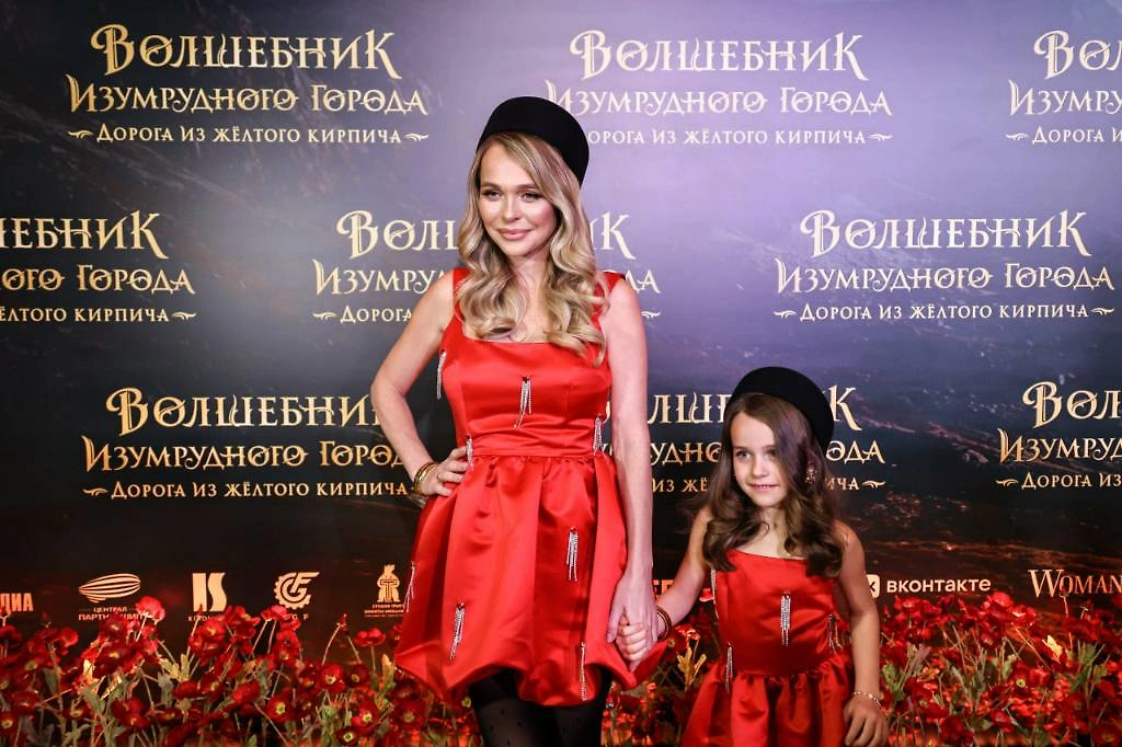 Анна Хилькевич с дочкой. Актриса из «Универа» — многодетная мама. Фото © ТАСС / Евгений Мессман