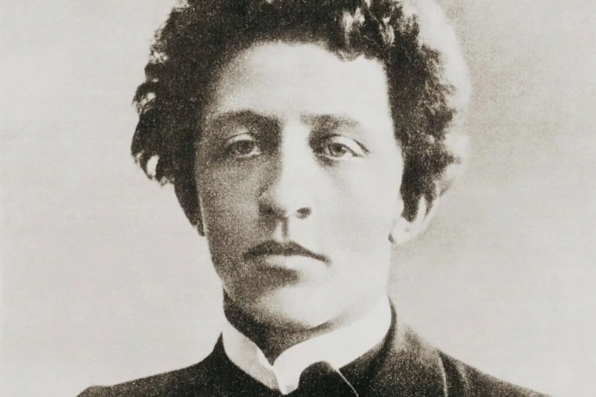 Александр Блок думал о том, чтобы уехать из России, но не стал уезжать. Вместо этого Блок писал о величии своей страны — мы передаём цитаты. Фото © Gettyimages / Universal History Archive