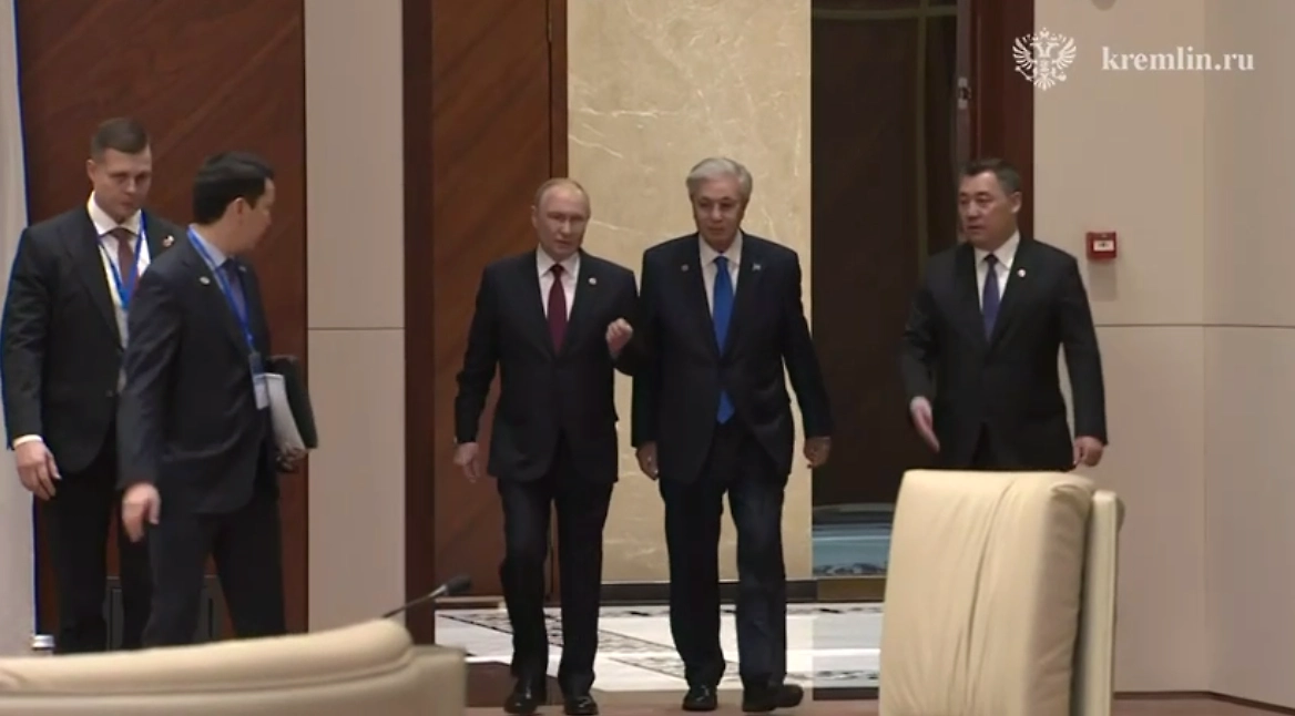 Обложка © Кремль Новости