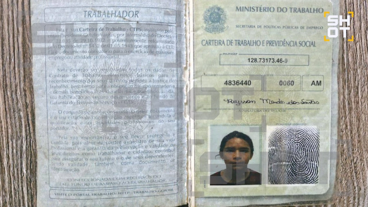 Документ одного из диверсантов. Фото © SHOT