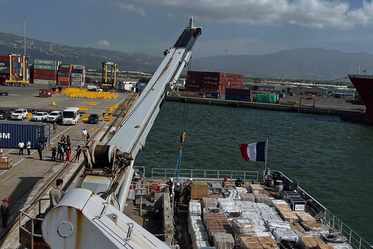 Обложка © instagram (признан экстремистской организацией и запрещён на территории Российской Федерации) / france_in_jamaica