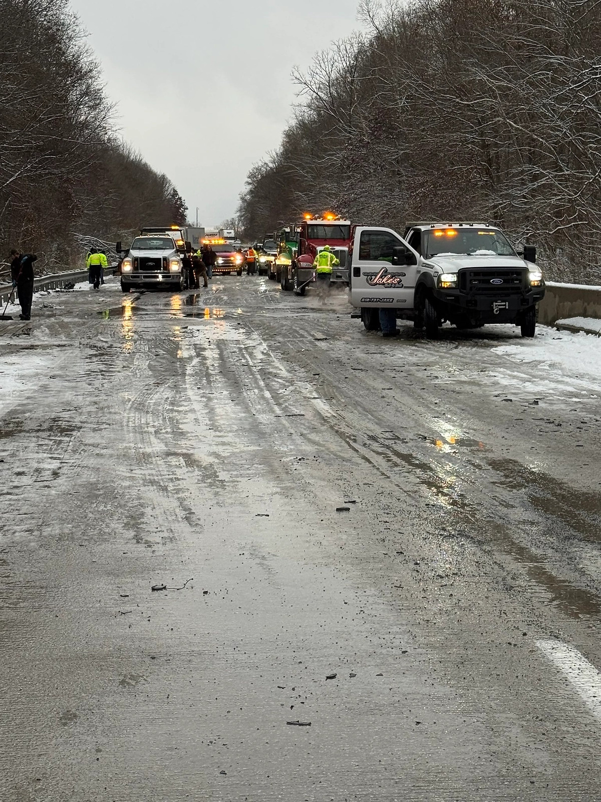 В Индиане снегопад спровоцировал столкновение 45 автомобилей. Фото © X / Ben Verbanic