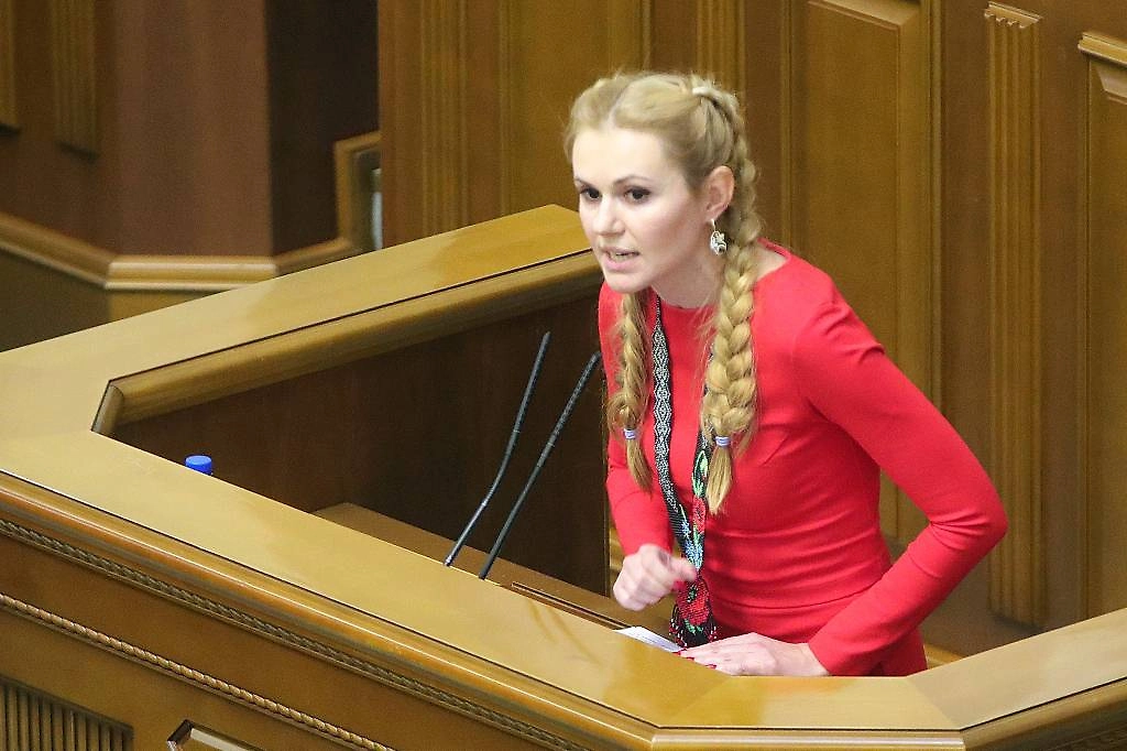 СБУ нагрянула с обысками к критикующей Зеленского депутатке Анне Скороход