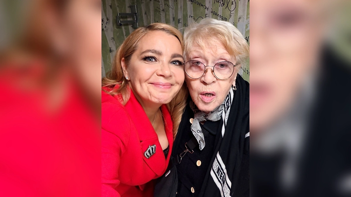 Алиса Фрейндлих в 2025 году, ей ещё 90 лет, выглядит она, естественно, гораздо младше своего возраста. Фото © Instagram (признан экстремистской организацией и запрещён на территории Российской Федерации) / pegovairina