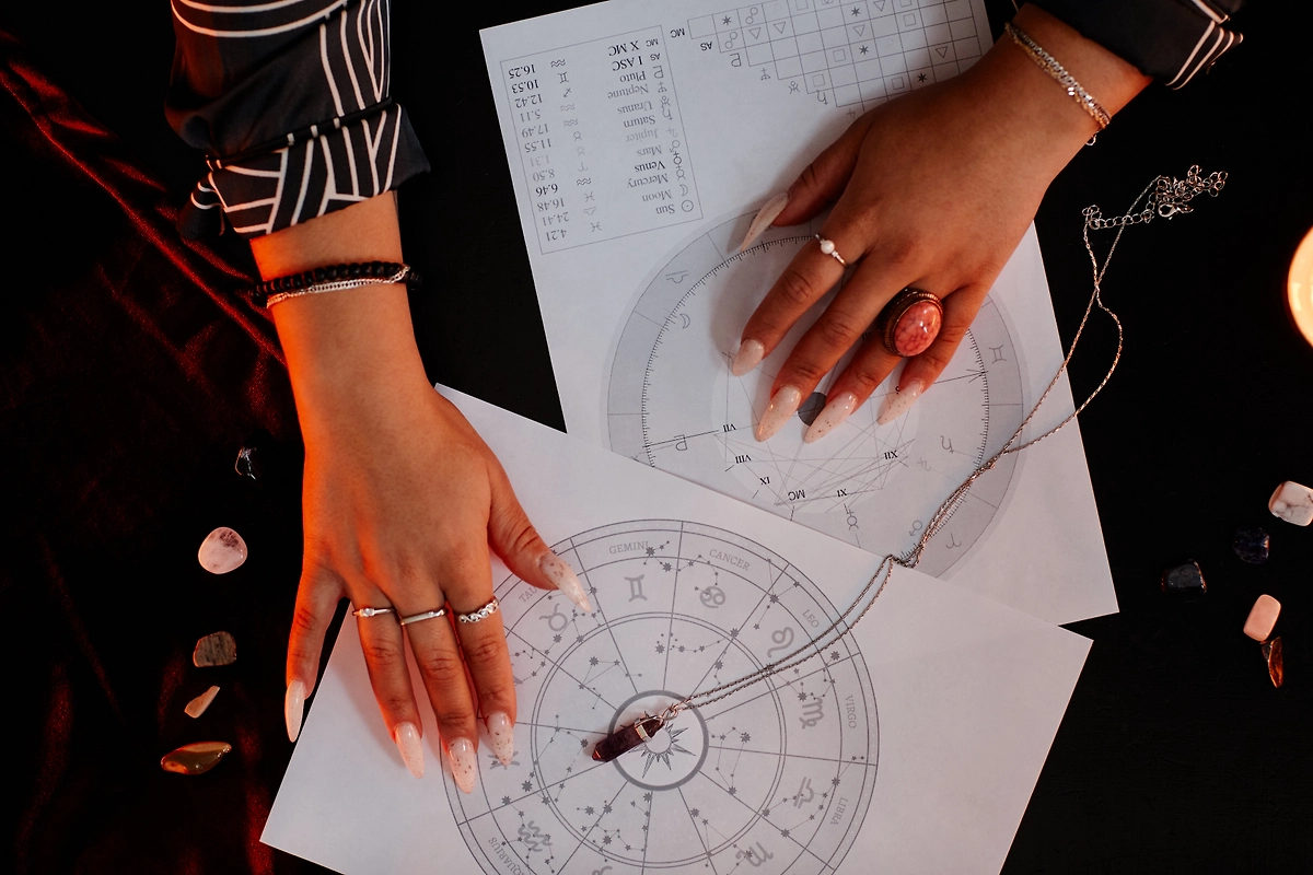 Советы астрологов для Козерогов на год Лошади 2026. Фото © Shutterstock / FOTODOM / SeventyFour