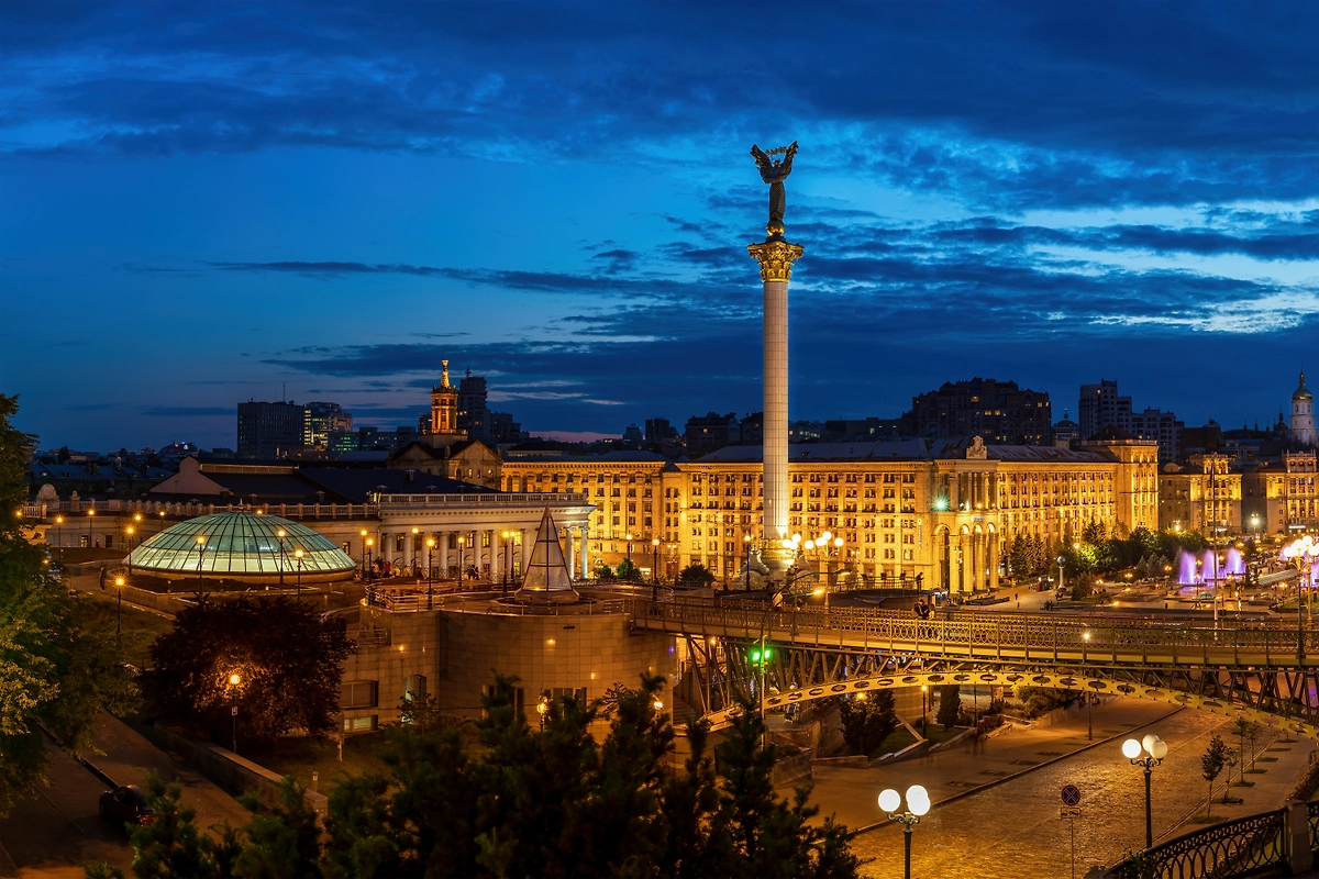 Обложка © Shutterstock / FOTODOM / Elena_Suvorova