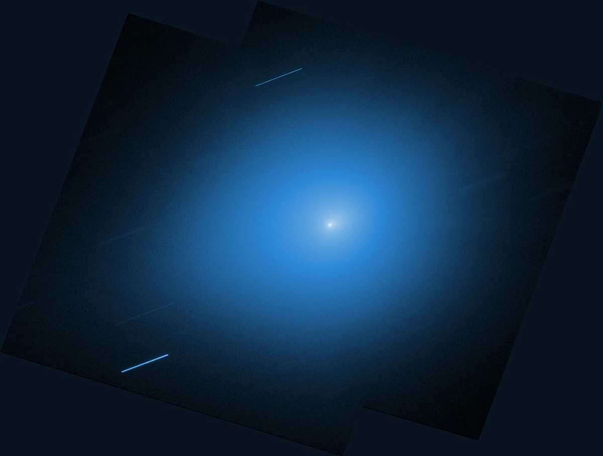 Обложка © NASA, ESA, STScI, D. Jewitt (UCLA), M.-T. Hui (Shanghai Astronomical Observatory). Image Processing: J. DePasquale (STScI)