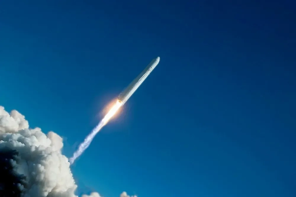 Обложка © Shutterstock / FOTODOM / Artsiom P