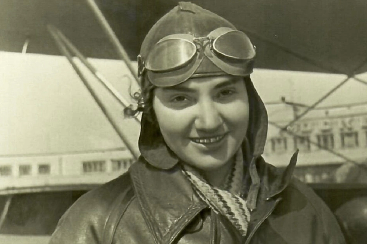«Три героини» — это первое в истории кино о русских лётчицах. Там снимались Марина Раскова, Полина Осипенко и Валентина Гризодубова. Фото © Фильм «Три героини», режиссёр Дзига Ветров / film.ru