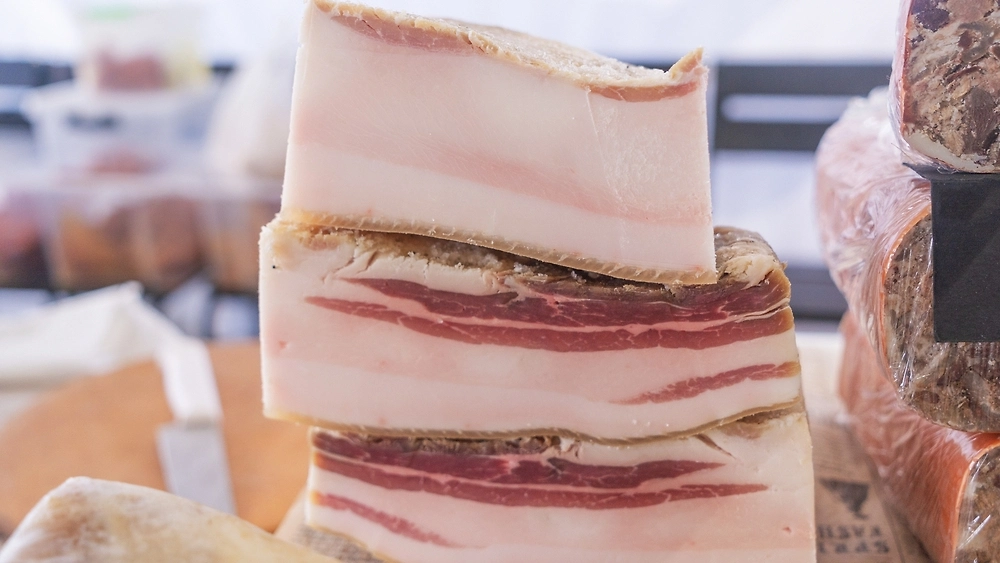 Обложка © Shutterstock / FOTODOM / kalyanby