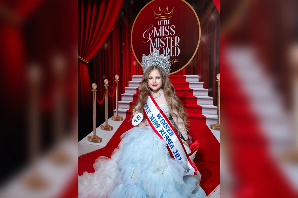 Обложка © VK/ «Миссис Воронеж» и «Мини Мисс Воронеж»