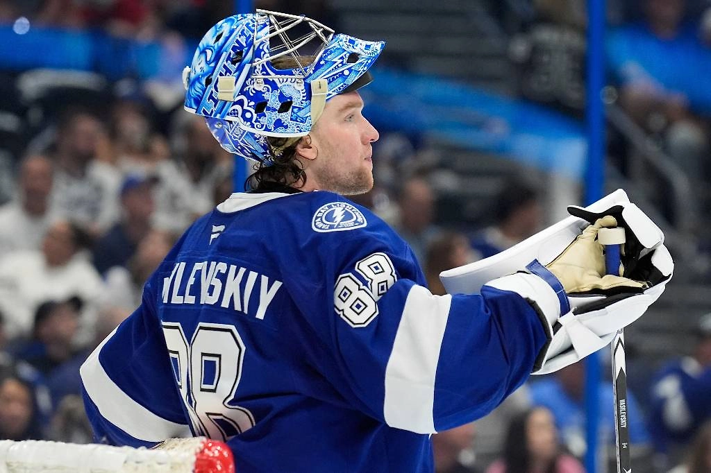 Андрей Василевский — хоккеист, вратарь, тоже играет в НХЛ, но сборную России по возможности поддерживает. Фото © ТАСС / AP / Chris O'Meara