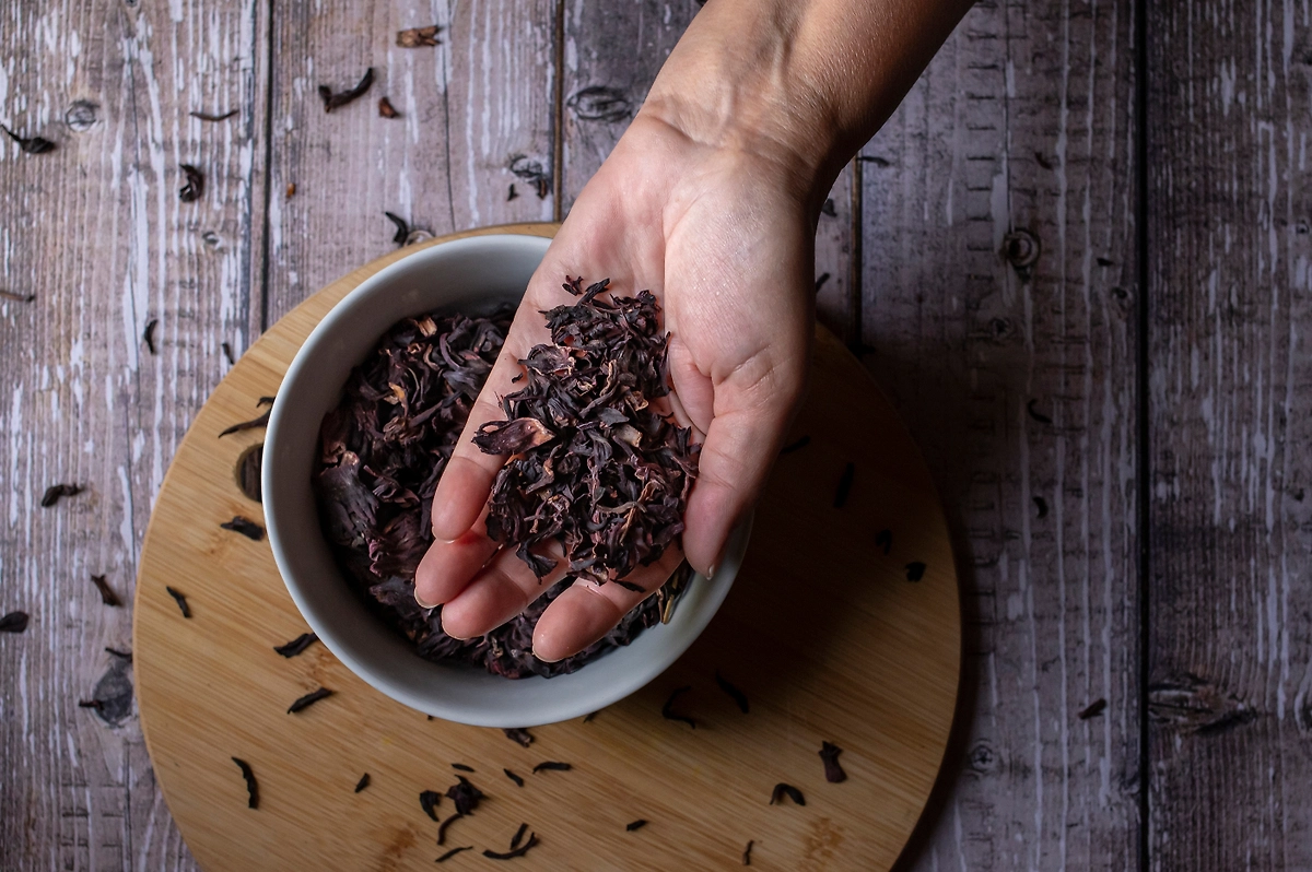 Как избавиться от запаха на деревянной доске с помощью заварки? Фото © Shutterstock / FOTODOM / VG Foto