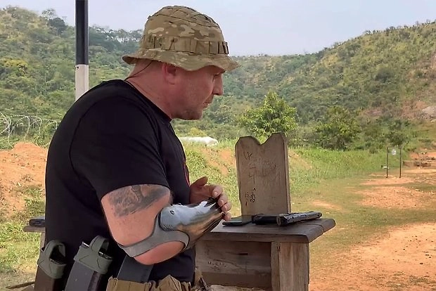 Кадр с лишившимся руки и ног новым главой ЧВК «Вагнер» Подольским. Фото © Telegram / ТАСС / Михаил Скуратов