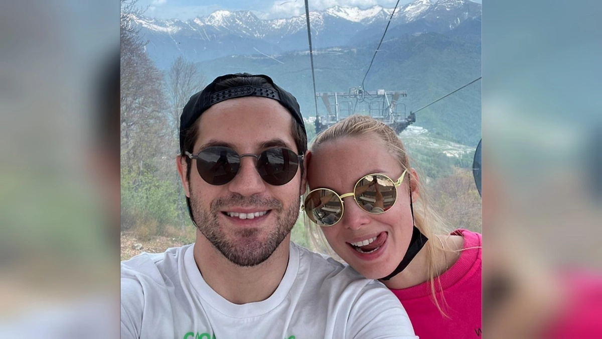 Марк Богатырёв и Татьяна Арнтгольц. Обложка © Instagram (соцсеть запрещена в РФ; принадлежит корпорации Meta, которая признана в РФ экстремистской) / tarntgoltsofficial