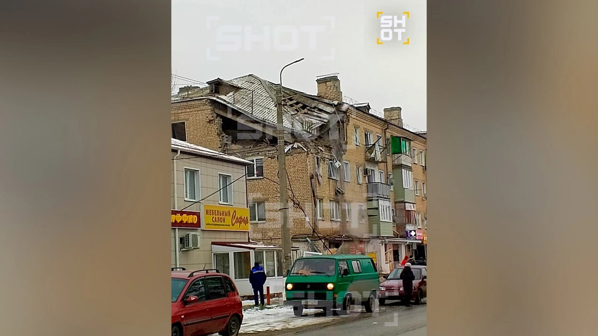 В Волгоградской области при взрыве газа в доме пострадали четыре человека. Фото © Telegram / SHOT