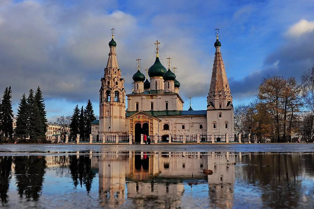 Новогодние каникулы 2026 в стиле русского дворянства: места силы в Ярославле. Церковь Ильи Пророка. Фото © ТАСС / Владимир Смирнов