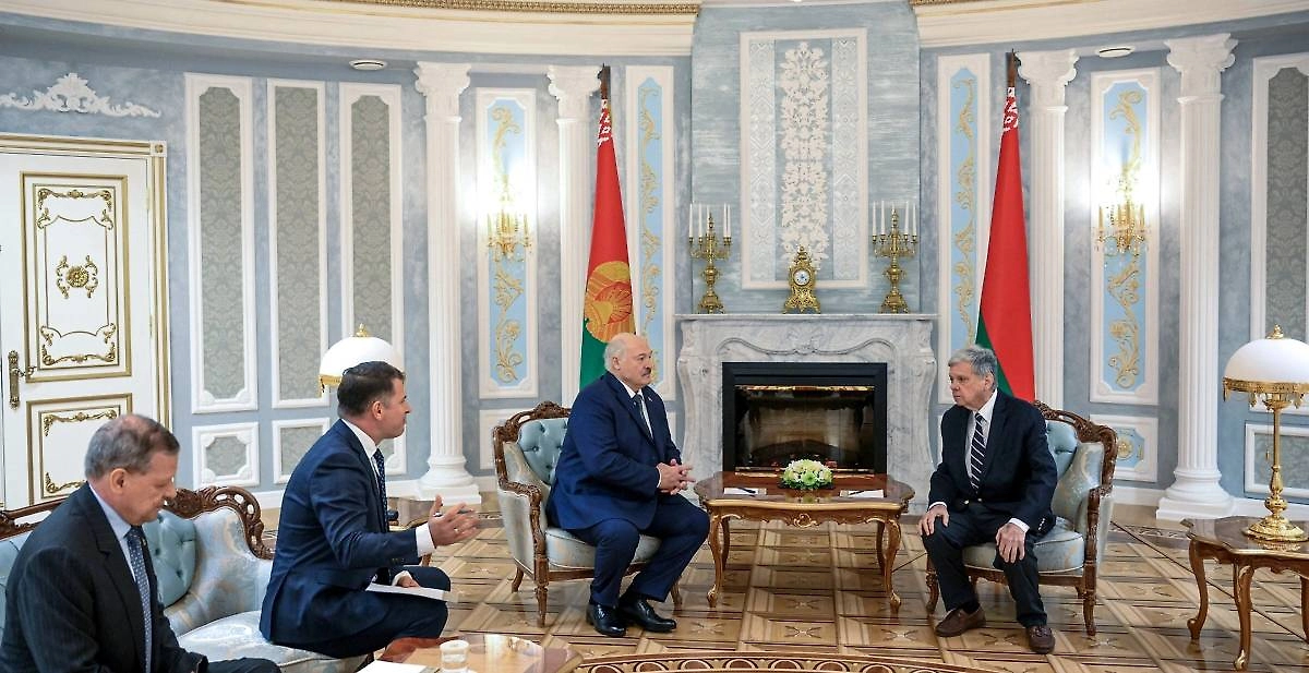 Обложка © Администрация президента Белоруссии