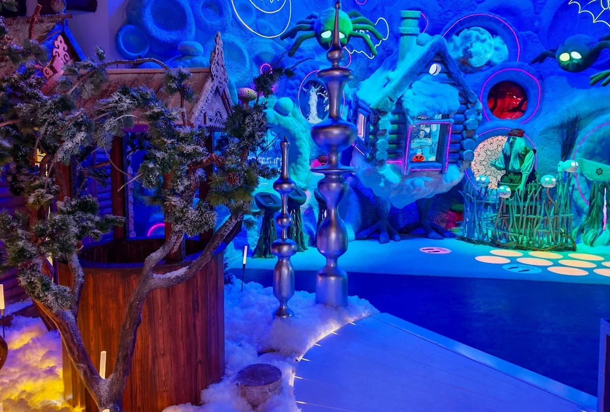 Выставка «Книга сказок». Фото © Life.ru