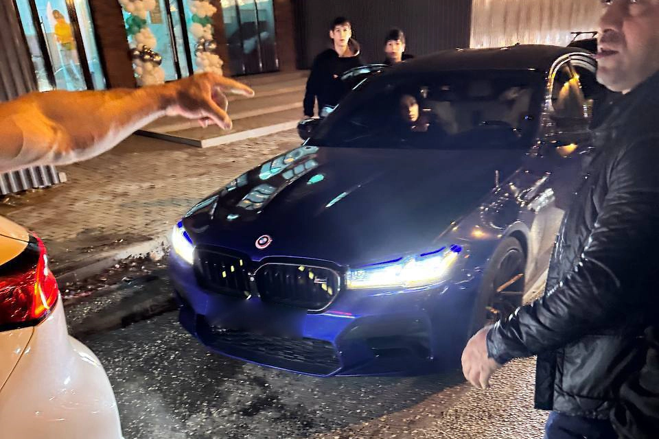 В Астрахани избили тренера гандбольного «Динамо» Заикина. Фото © Telegram / «Про Астрахань»