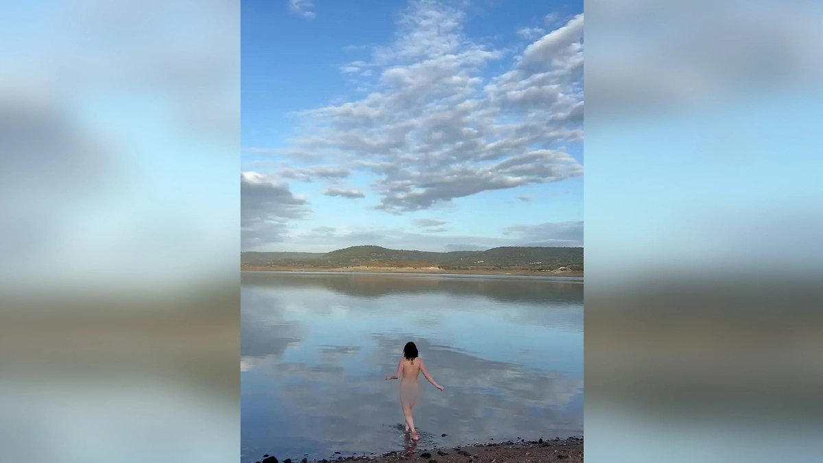 Мэйси Уильямс на отдыхе. Фото ©  Instagram (признан экстремистской организацией и запрещён на территории Российской Федерации)/ maisie_williams