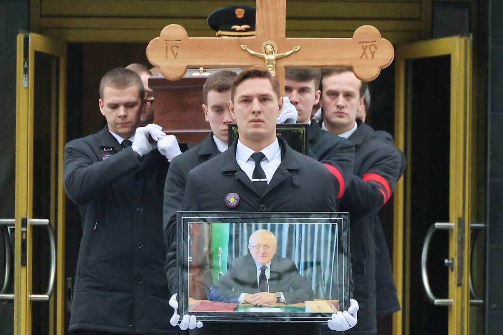 Обложка © Евгений Мессман/ТАСС