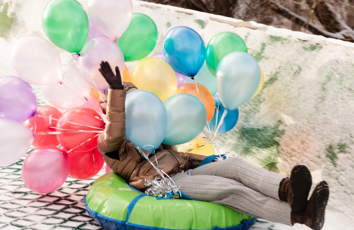 Фестиваль тюбингов «Mash на горке» в Москве. Обложка © Life.ru