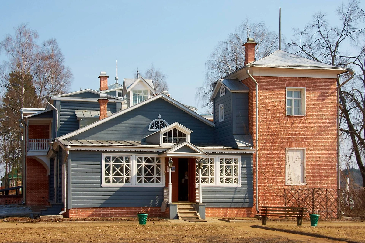 Усадьба Мураново подходит для поэтического путешествия. Это бывшее имение поэта Фёдора Тютчева. Фото © Wikipedia / Panther