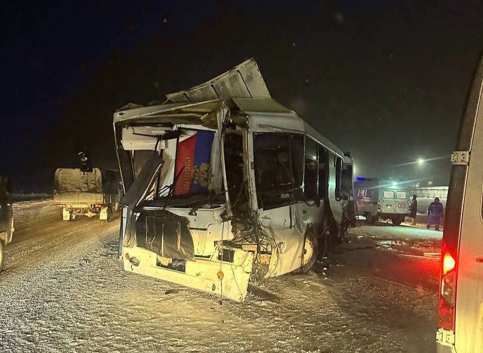 Последствия ДТП с участием автобуса в Новосибирской области. Фото © Telegram / mvd_54