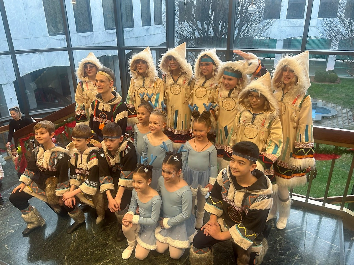 В посольстве России в США устроили детский новогодний праздник. Фото © Telegram / Embassy of Russia in the USA / Посольство России в США