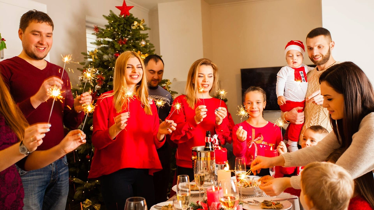 Поздравление с Новым годом 2026: как выбрать? Что сказать в праздник? Фото © Shutterstock / FOTODOM / Oksana Shufrych