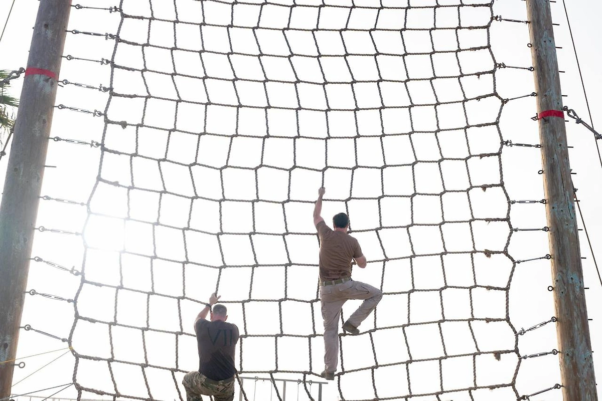 Вэнс карабкается наверх. Фото © X / Vice President JD Vance