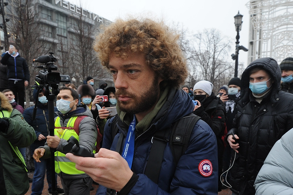 Ёлки-палки вместо штрафов. Как зарабатывает осуждённый на 8 лет блогер Варламов