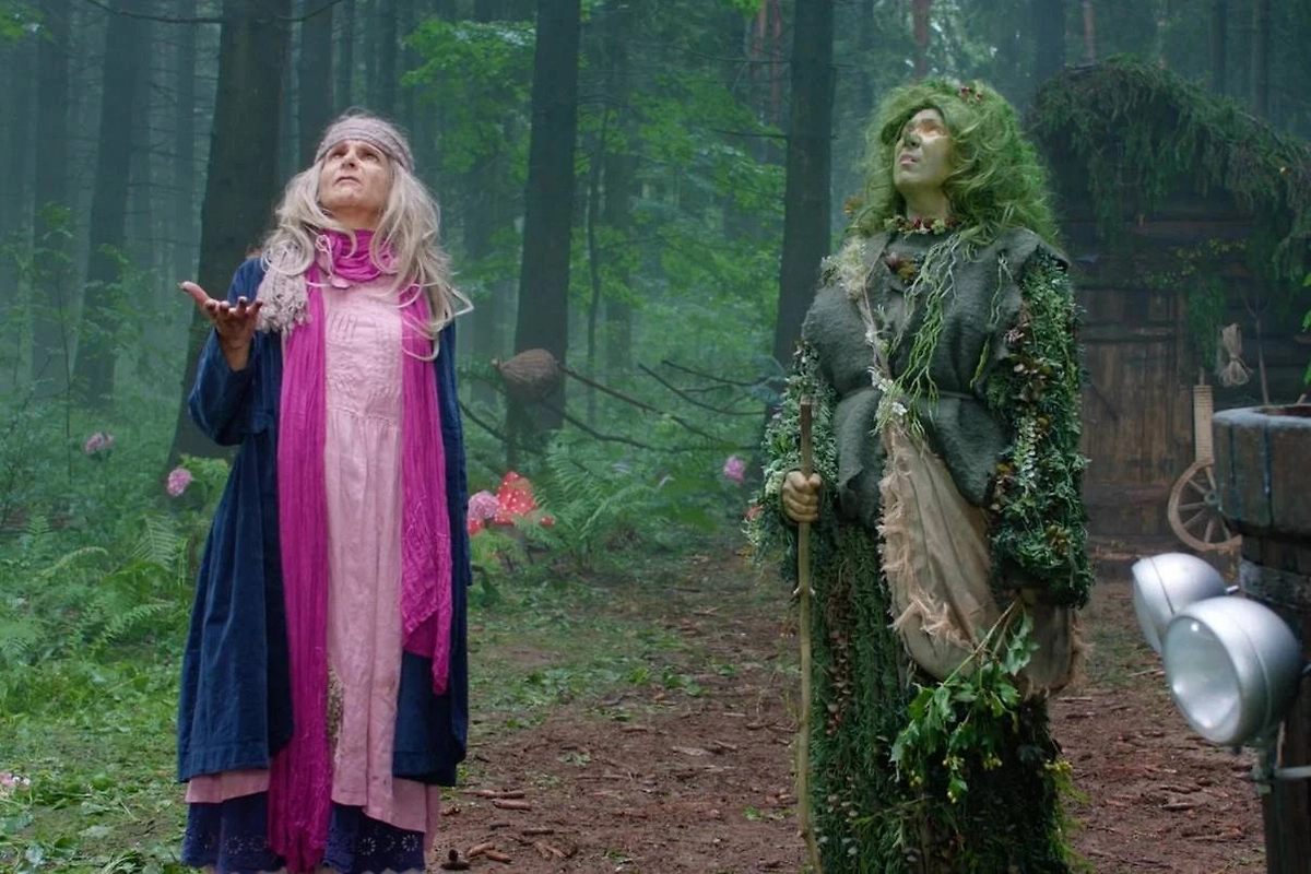 Фото © Кадр из фильма «Баба-яга спасает Новый год», режиссёр Армен Ананикян, Карен Захаров, сценаристы Ара Оганесян, Евгений Вихарев, Артур Погорелов и др. / Kinopoisk