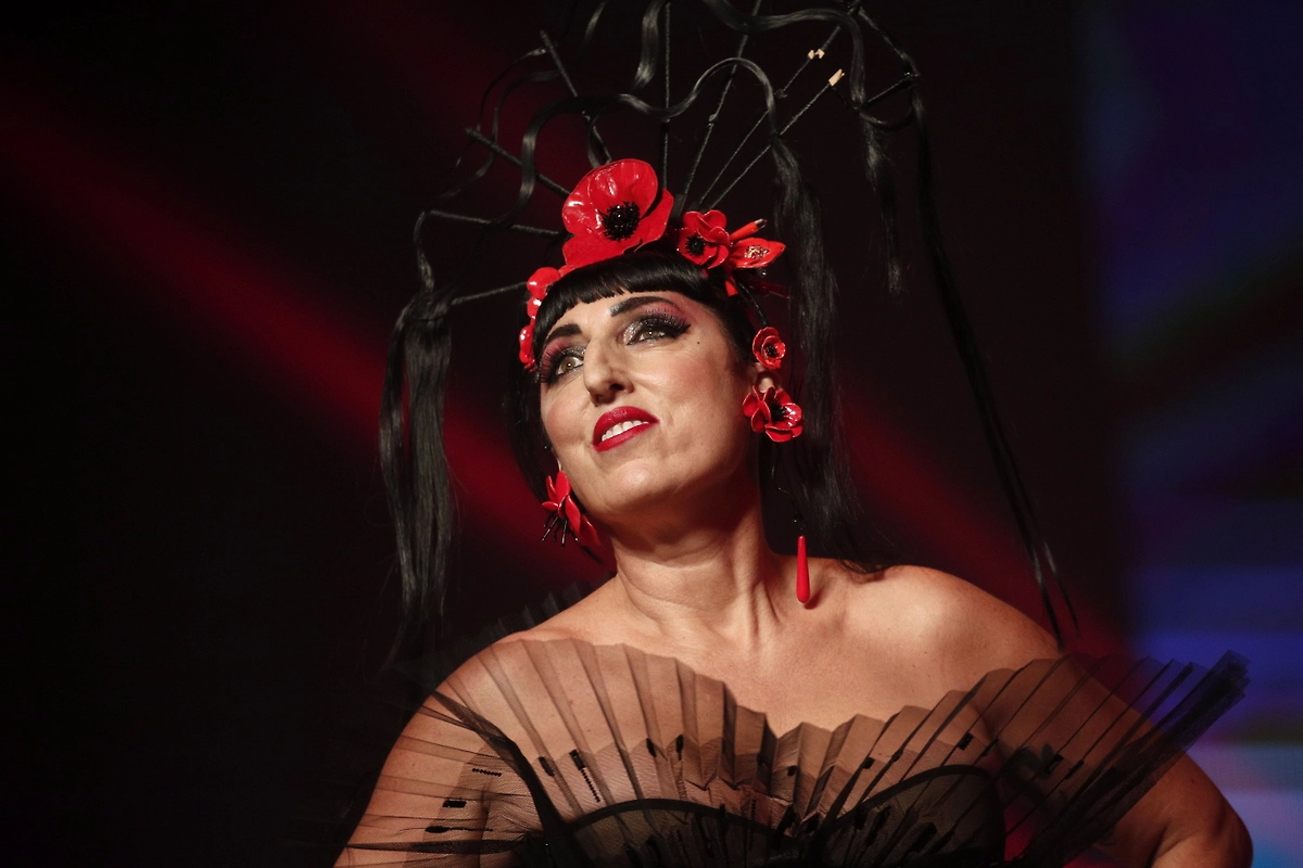 Испанка Росси де Пальма — муза стиля и эпатажа. Фото © ТАСС / EPA / YOAN VALAT