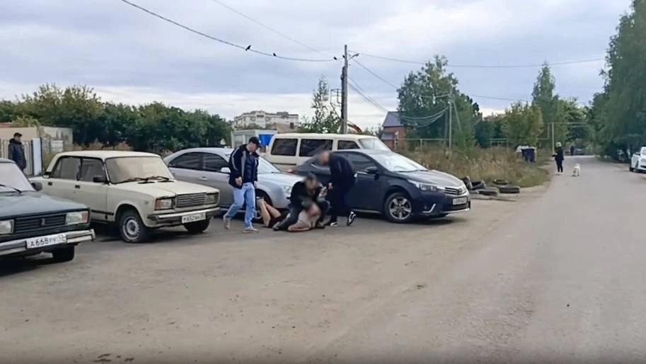 Операция ФСБ по задержанию обнальщиков. Фото &copy; ЦОС ФСБ РФ