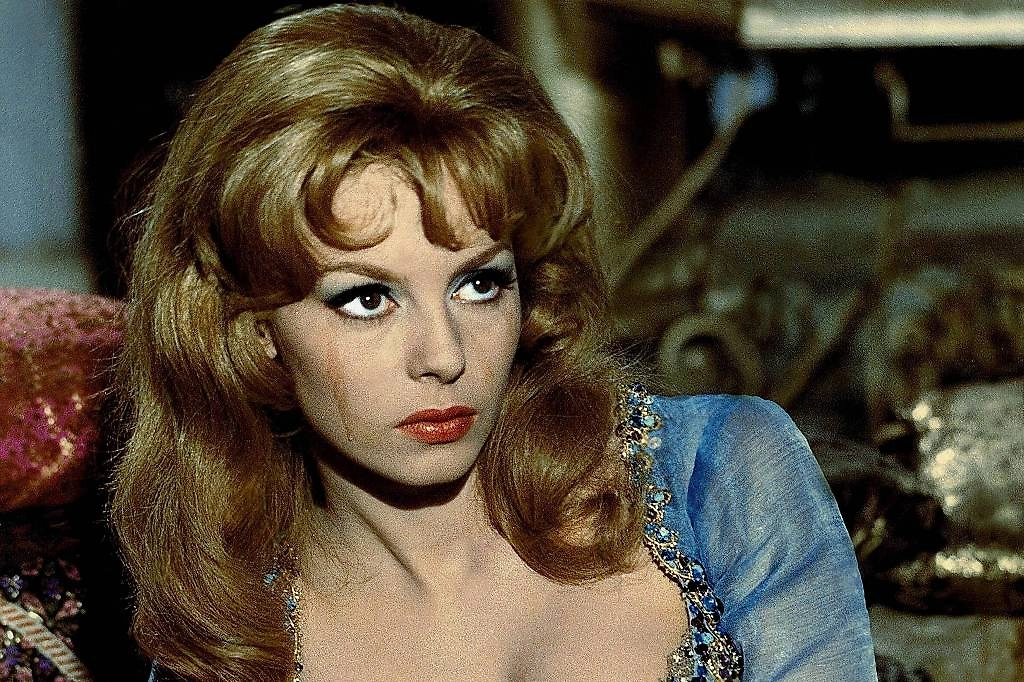 Красавица Анжелика Мишель Мерсье тоже родилась 1 января. Фото © ТАСС / Mary Evans / AF Archive