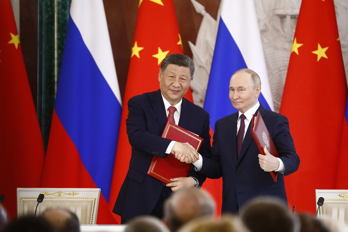 Визит Владимира Путина в Китай состоялся 16 и 17 мая 2024 года. Он провел встречу с генеральным секретарём Коммунистической партии Китая и Председателем Китайской Народной Республики Си Цзиньпином и побывал в Пекине и Харбине. Фото © Life.ru 