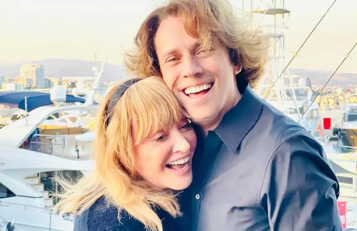 Галкин* бросает Пугачёву с детьми в новогоднюю ночь под предлогом работы