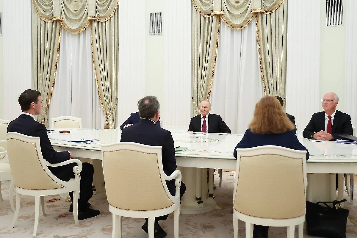 Ушаков назвал переговоры Путина с американской делегацией очень содержательными
