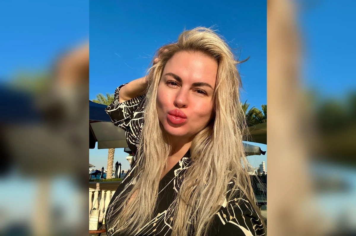 Экс-солистка группы «Блестящие» Анна Семенович. Обложка © VK / Анна Семенович