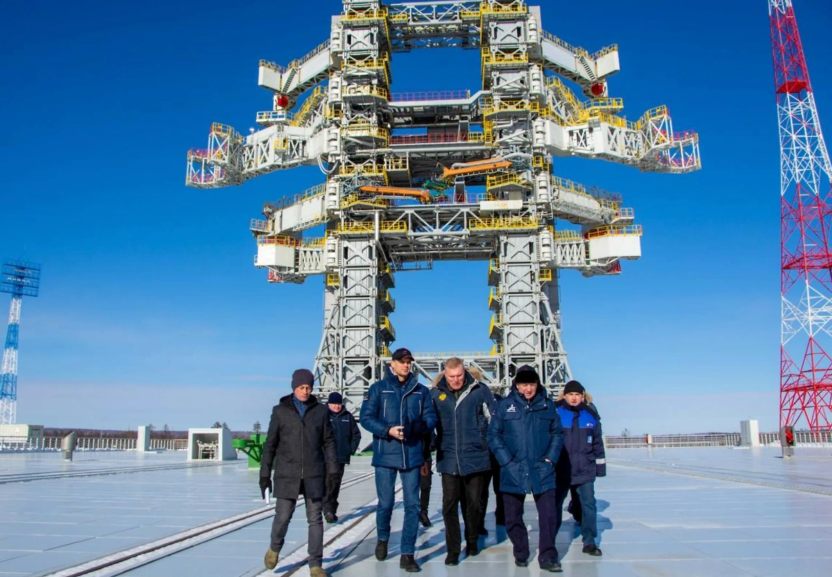 Дмитрий Баканов на космодроме Восточный. Фото © Telegram / Роскосмос