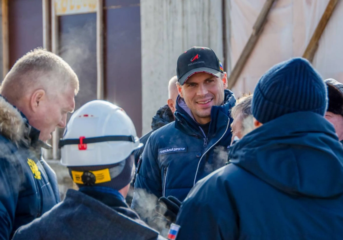 Дмитрий Баканов на космодроме Восточный. Обложка © Telegram / Роскосмос