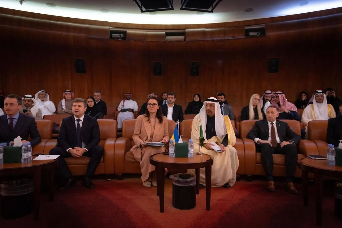 Министр экономики Украины Юлия Свириденко в Саудовской Аравии. Обложка © Facebook (соцсеть запрещена в РФ; принадлежит корпорации Meta, которая признана в РФ экстремистской) / Юлия Свириденко